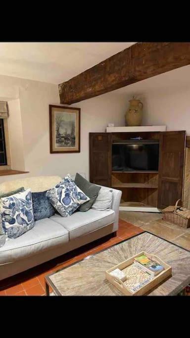 Fordview Cottage Is Full Of Cotwolds Charm Upper Slaughter Exterior photo