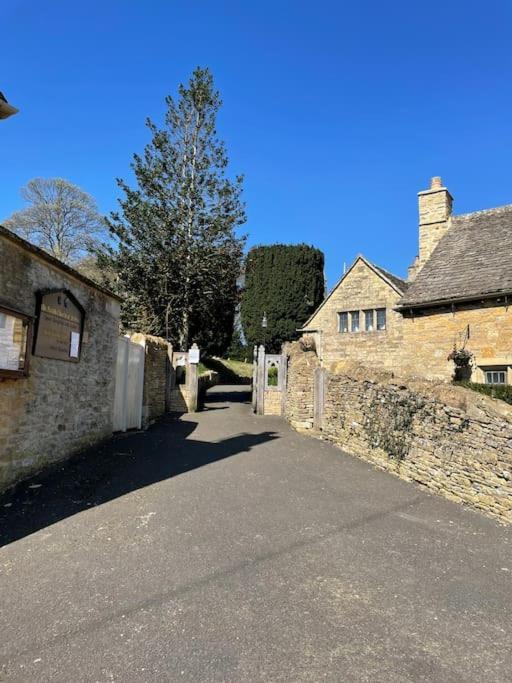 Fordview Cottage Is Full Of Cotwolds Charm Upper Slaughter Exterior photo